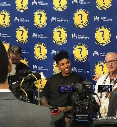 小法：遗憾没赢那不勒斯；我没对莫拉塔失望，他只是运气不好（小法：未能击败那不勒斯很可惜；对莫拉塔不失望，他只是运气欠佳）