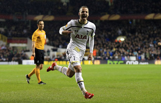 名记：字母哥即将得到3亿美元续约，各队高管对此有些犹豫（名记：字母哥或将达成3亿美元续约，多队高管态度谨慎）