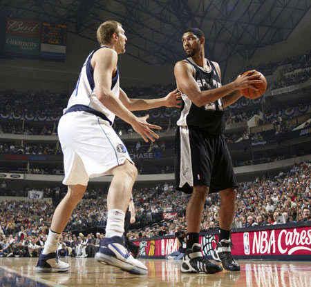 国乒新增一位世界冠军！林诗栋全勤 王楚钦三线作战（国乒再添世界冠军！林诗栋全勤出战，王楚钦三线并进）