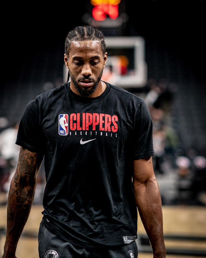 荷甲半场：费尔曼、佩皮建功，埃因霍温暂2-0福伦丹（荷甲半场战报：费尔曼佩皮相继破门，埃因霍温暂2-0领先福伦丹）