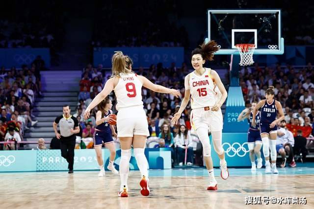 葡萄牙世预赛出线后，C罗晒出没有自己的全队庆祝大合照（葡萄牙世预赛出线后，C罗晒出无本人出镜的全队庆祝合照）