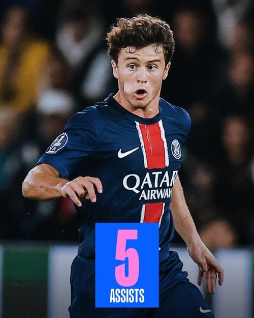 体育精神，霍伊伦祝贺麦克托米奈和苏格兰晋级世界杯（霍伊伦致贺麦克托米奈与苏格兰晋级世界杯，诠释体育精神）