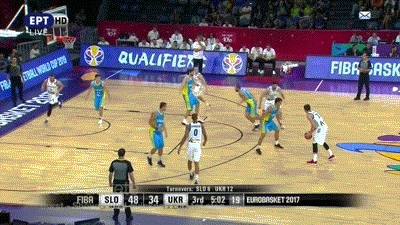 希勒评英超本轮最佳阵容：埃泽领衔，内托、皮克福德等人在列（希勒评选本轮英超最佳阵容：埃泽领衔，内托、皮克福德等入选）