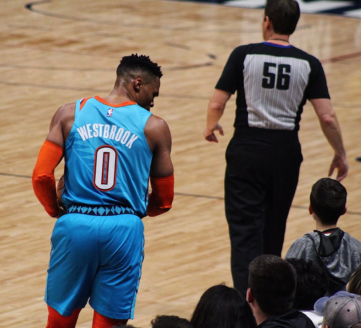 决裂！萨拉赫效仿C罗，炮轰媒体诬陷，主帅被控制，叫板球队高层（摊牌！萨拉赫学C罗怒怼媒体造谣，主帅受制，硬刚俱乐部高层）