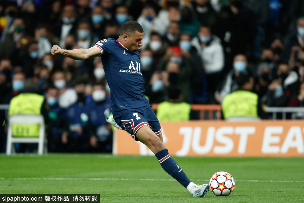 米歇尔：利瓦科维奇表示不愿比赛，加萨尼加曾在38度高烧出场（米歇尔曝：利瓦科维奇不愿出赛，加萨尼加曾发烧38℃仍出场）