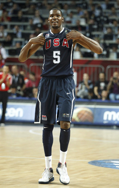 CBA杯战报：鲍威尔26分，山东99-95险胜北京（CBA杯赛况：山东99-95力克北京，鲍威尔轰下26分）