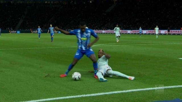 毕包后卫维维安：西班牙队竞争总非常激烈，现在不会去想这些（毕包后卫维维安：西班牙队竞争向来激烈，我暂时不会考虑这些）