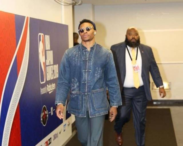 NBA战报：里夫斯44分11助，八村塁绝杀，湖人123-120猛龙（里夫斯轰44分11助攻，八村塁压哨绝杀，湖人123-120险胜猛龙）