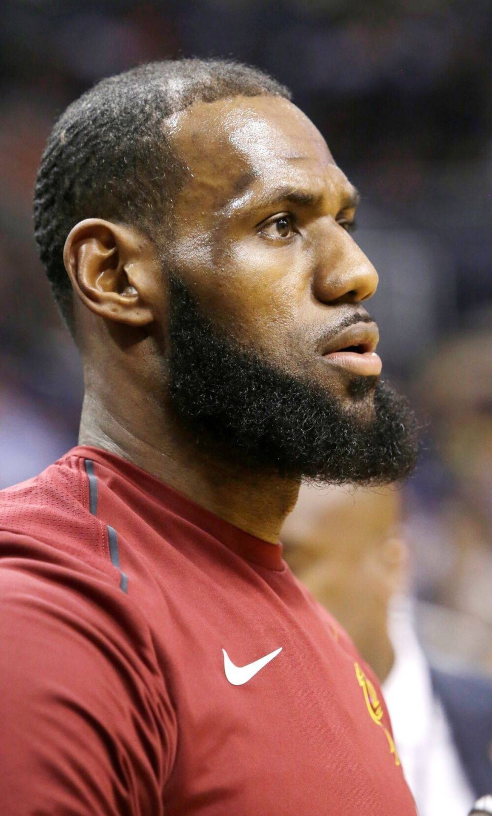 开拓者靠顽强意志逆转成功（开拓者凭韧性完成翻盘）