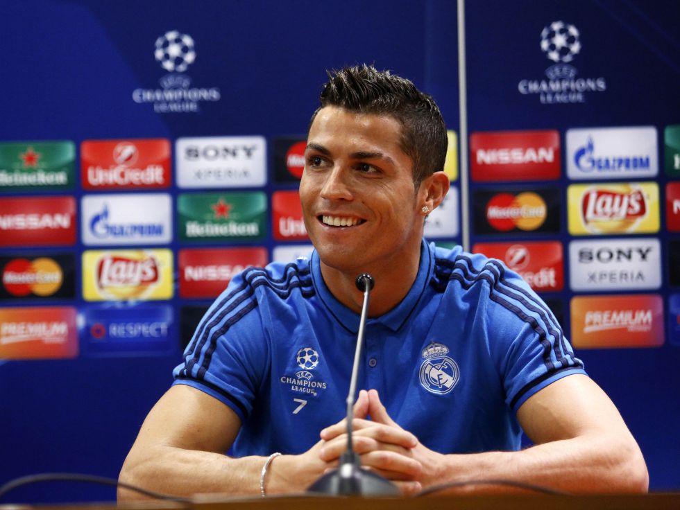 莫雷托：签维卡里奥难度大，国米密切关注弗赖堡门将阿图博卢（莫雷托：维卡里奥引进难度不小，国米正密切跟踪弗赖堡门将阿图博卢）