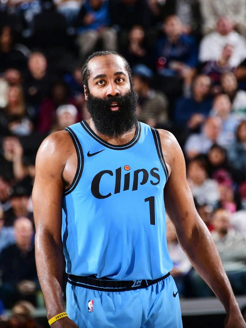 美记：公牛12号新秀埃森格将接受肩部手术，赛季报销（美媒称公牛12号秀埃森格肩伤需手术，本季提前报销）