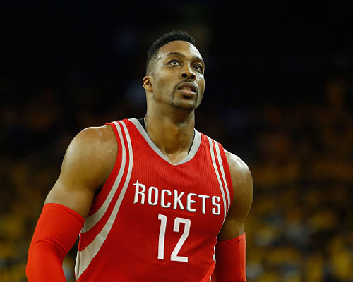 图片报：拜仁飞机因慕尼黑大雾无法起飞，只能去奥格斯堡乘机（图片报：慕尼黑大雾致拜仁无法起飞，转赴奥格斯堡登机）