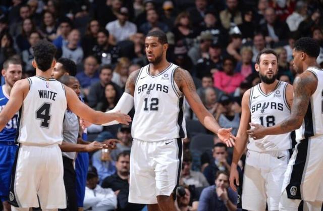 川超联赛公布多起争议判罚评议结果，多位裁判被停哨（川超联赛通报多起争议判罚评议，数名裁判遭停哨处理）